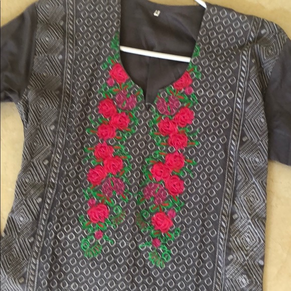 Shirt and pant set..fits small - Picture 3 of 4